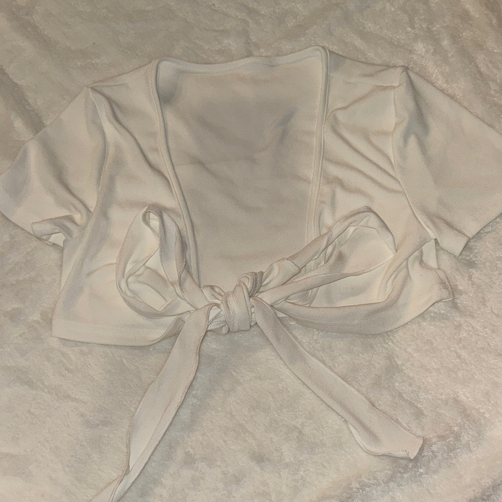 Elegant White Tie-Front Crop Top
